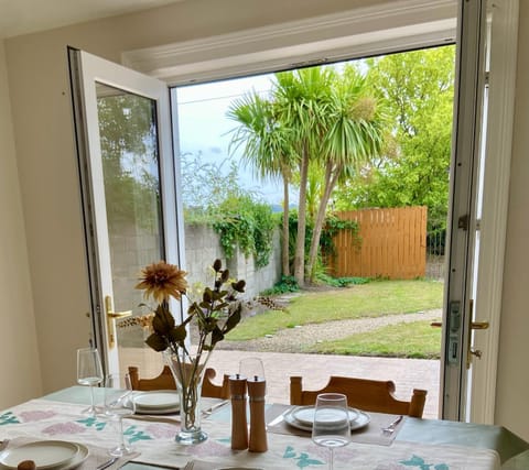 Patio, Garden, Dining area