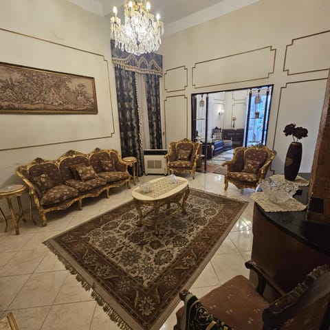 Living room, Seating area