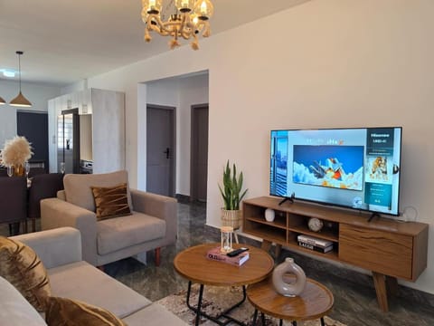 Communal lounge/ TV room, TV and multimedia, Living room, Seating area, Evening entertainment