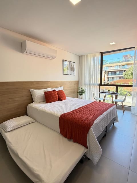 Bed, Photo of the whole room, air conditioner