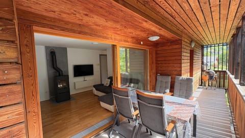 Communal lounge/ TV room, TV and multimedia, Living room, Evening entertainment