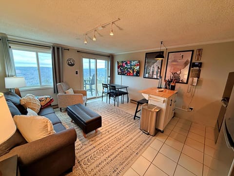 TV and multimedia, Living room, Dining area