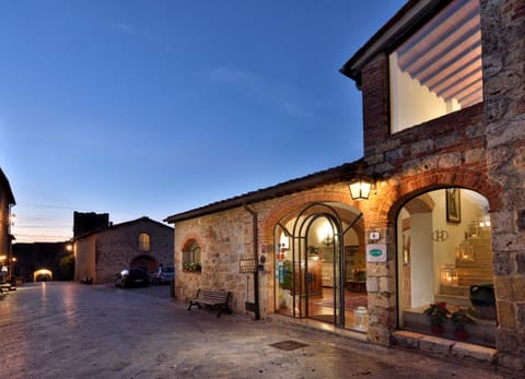 Property building, Facade/entrance