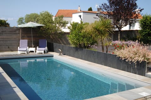 Solarium, Swimming pool