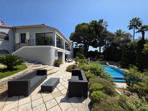 Property building, Patio, Garden, Balcony/Terrace, Garden view, Pool view, sunbed