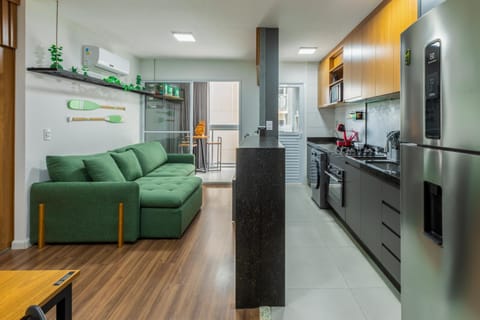 Communal lounge/ TV room, Kitchen or kitchenette, Seating area, dishwasher, oven, stove