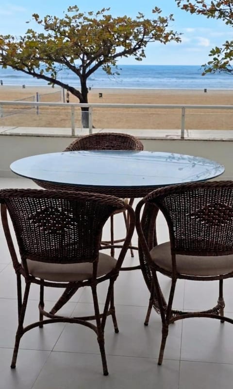 Day, Natural landscape, View (from property/room), Balcony/Terrace, Dining area, Beach, Sea view