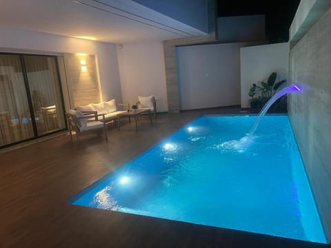 Balcony/Terrace, Swimming pool