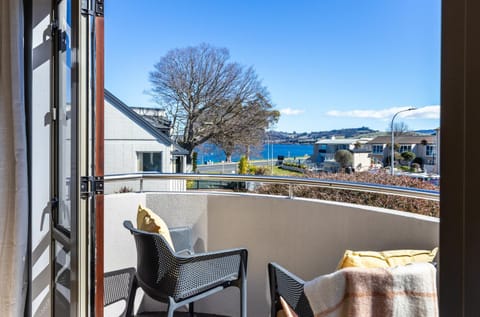Patio, Day, Natural landscape, View (from property/room), Balcony/Terrace, Seating area