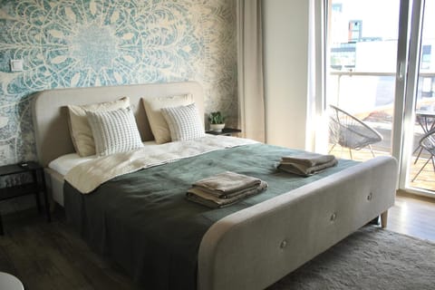 Bed, Photo of the whole room, Bedroom, towels