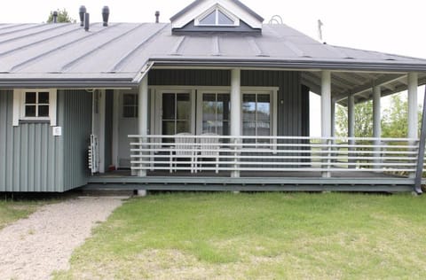 Property building, Day