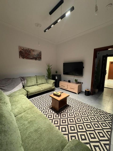Communal lounge/ TV room, TV and multimedia, Seating area