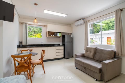 Kitchen or kitchenette, Living room, Dining area