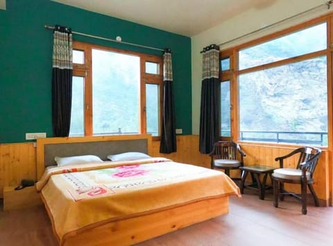 Bed, View (from property/room), Balcony/Terrace, Photo of the whole room, Mountain view