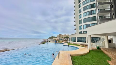 Property building, Day, Pool view, Sea view, Swimming pool, Swimming pool, sunbed