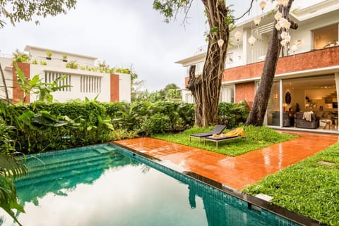 Property building, Garden, Garden view, Pool view, Swimming pool, Swimming pool, sunbed