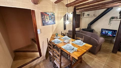 Living room, Dining area