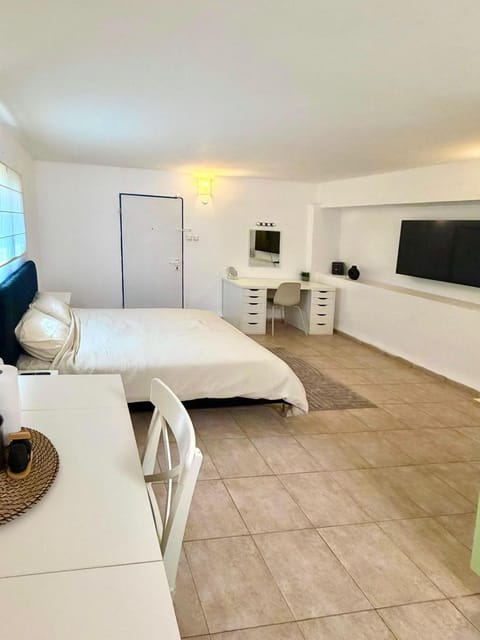 TV and multimedia, Kitchen or kitchenette, Living room, Seating area, Dining area, Evening entertainment, oven