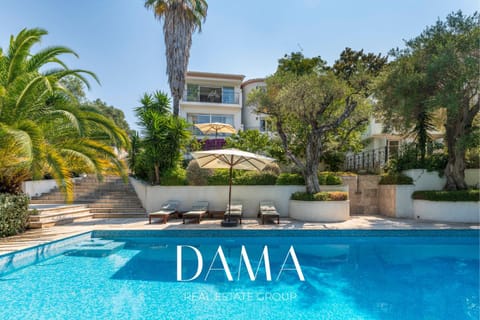Property building, Garden, Swimming pool