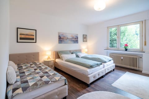 Bed, Bedroom, internet