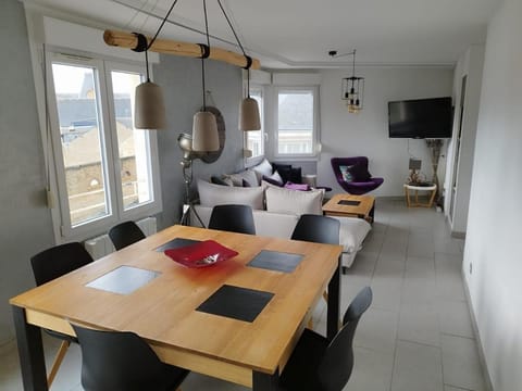 TV and multimedia, Living room, Seating area, Dining area, internet