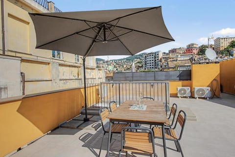 Property building, Balcony/Terrace, Living room