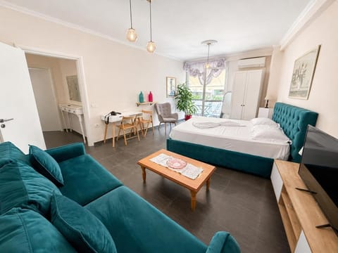 Photo of the whole room, Seating area, Bedroom