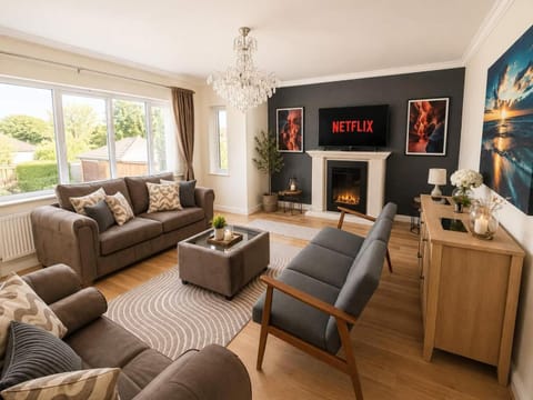 Communal lounge/ TV room, TV and multimedia, Seating area, Evening entertainment, flat iron