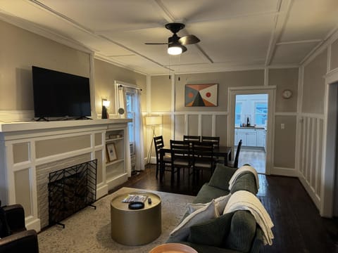 Living room, Seating area, fireplace