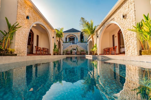 Property building, Swimming pool