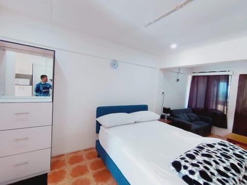 Photo of the whole room, Bedroom