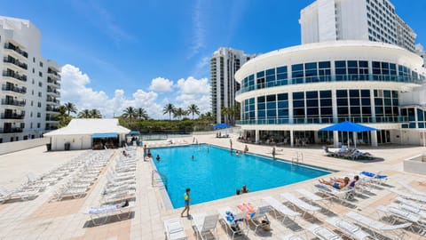 Property building, Pool view, sunbed