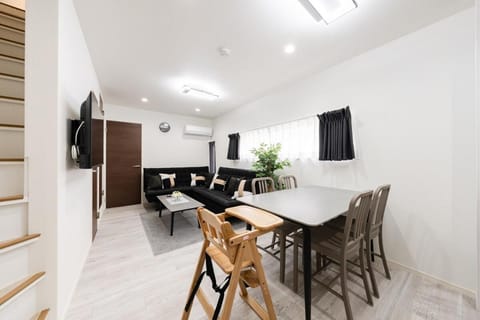 TV and multimedia, Kitchen or kitchenette, Living room, Dining area
