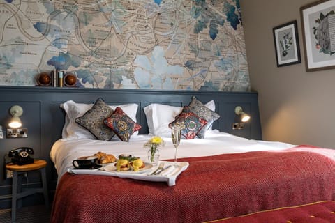 Bed, Food and drinks, Bedroom, Breakfast, English/Irish breakfast