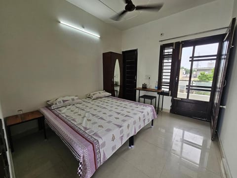 Bed, Photo of the whole room, Bedroom, wardrobe, air conditioner
