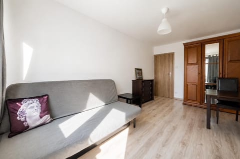 Communal lounge/ TV room, Living room, Seating area, Evening entertainment, wardrobe