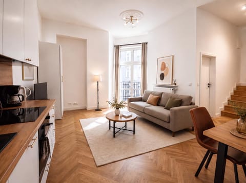 Bed, Kitchen or kitchenette, Living room, Photo of the whole room, Seating area, Dining area, pet friendly, stove