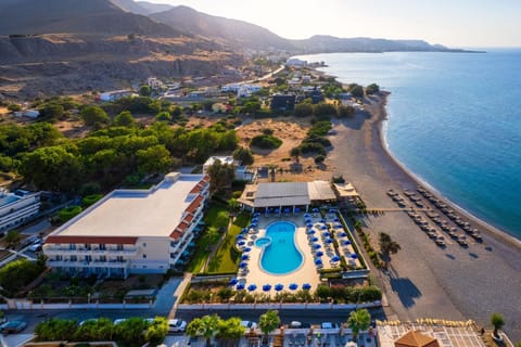 Property building, Nearby landmark, Day, Natural landscape, Bird's eye view, Beach, Mountain view, Pool view, Sea view, Swimming pool, sunbed