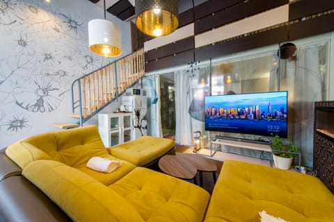 TV and multimedia, Photo of the whole room, Seating area