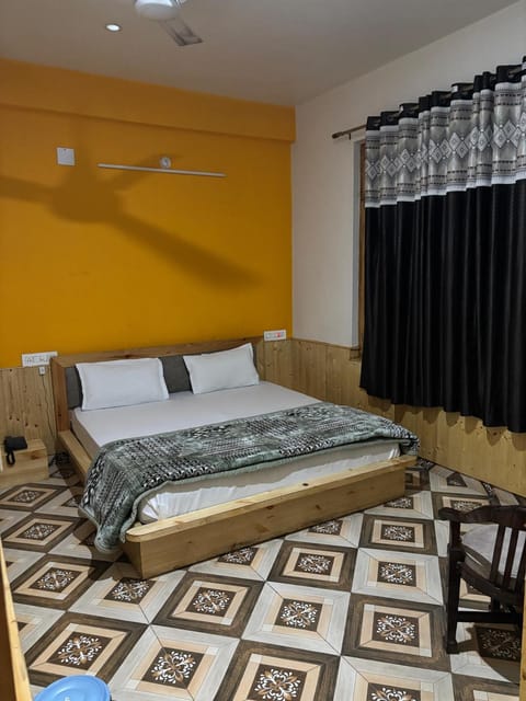 Living room, Bedroom, Meals