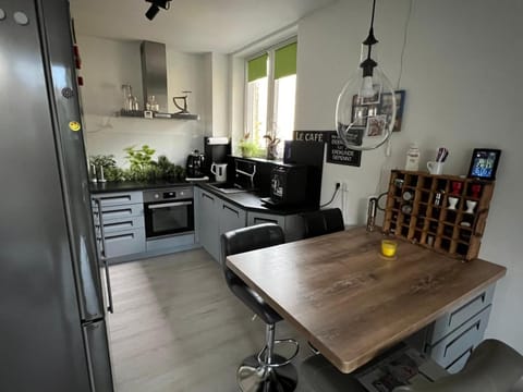 Kitchen or kitchenette, Living room, Seating area, Dining area, dishwasher, oven, stove