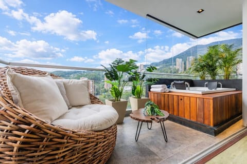 Day, View (from property/room), Balcony/Terrace, Seating area, Mountain view