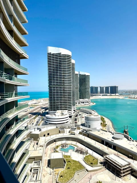 Pool view, Sea view