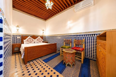 Bed, Bedroom, air conditioner
