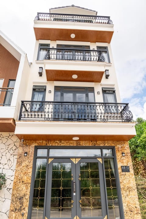 Property building, Patio, Day, View (from property/room), Balcony/Terrace