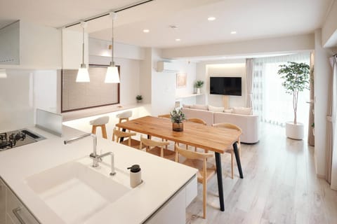 TV and multimedia, Kitchen or kitchenette, Living room, Dining area