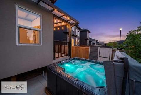 Patio, Hot Tub, Sunset