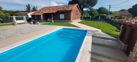 Property building, Garden, Pool view, Swimming pool