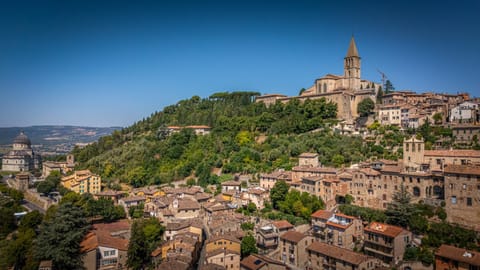 Nearby landmark, Day, Natural landscape, Bird's eye view, City view, Landmark view, Mountain view