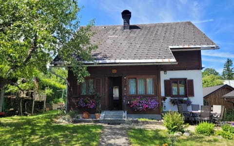 Property building, Garden, Balcony/Terrace